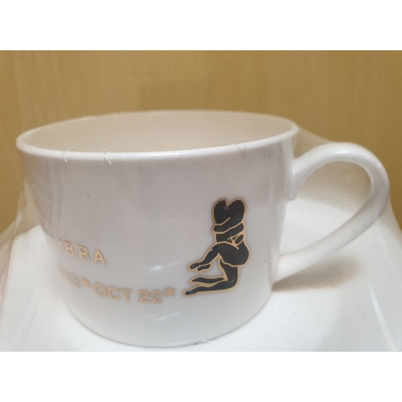 全新a face japan大同水瓶座咖啡杯盤組網路價近500，早期白瓷頂級精品，值得收藏與品用，約240cc杯直徑