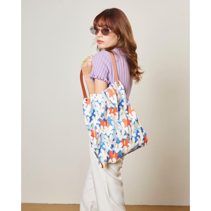 新品轉讓-Blossom Blue印花藍🇹🇭泰國時尚潮牌Pavi Studio W摺疊包🌸時尚優雅潮流趨勢