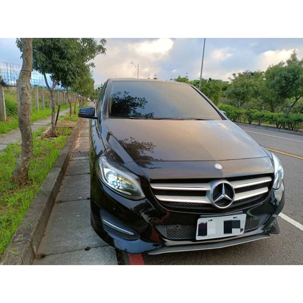 2015 M-Benz B-Class  #B180  掀背車  跨界休旅車 渦輪增壓 一手自用 無待修 認證中古車