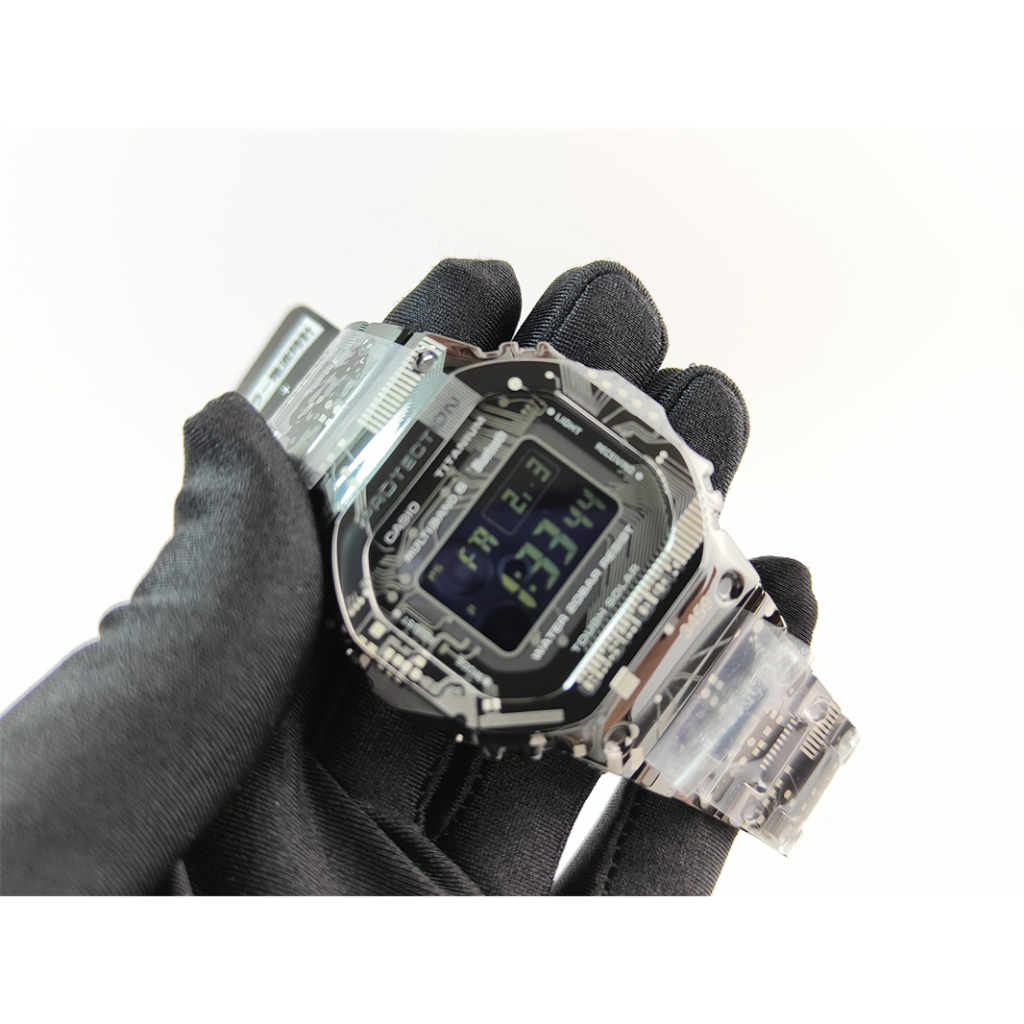 Casio卡西歐  G-Shock系列 鈦合金太陽能電波200米防水運動男GMW-B5000TCC-1