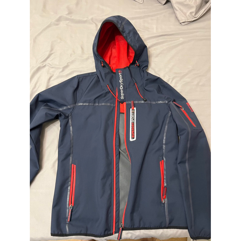 Superdry sport wind clearance tracker