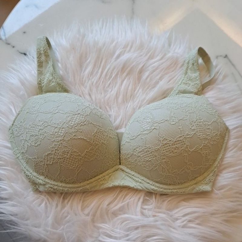 Bra,top:無鋼圈內衣，背心（照片4有磚橘色）：uniqlo