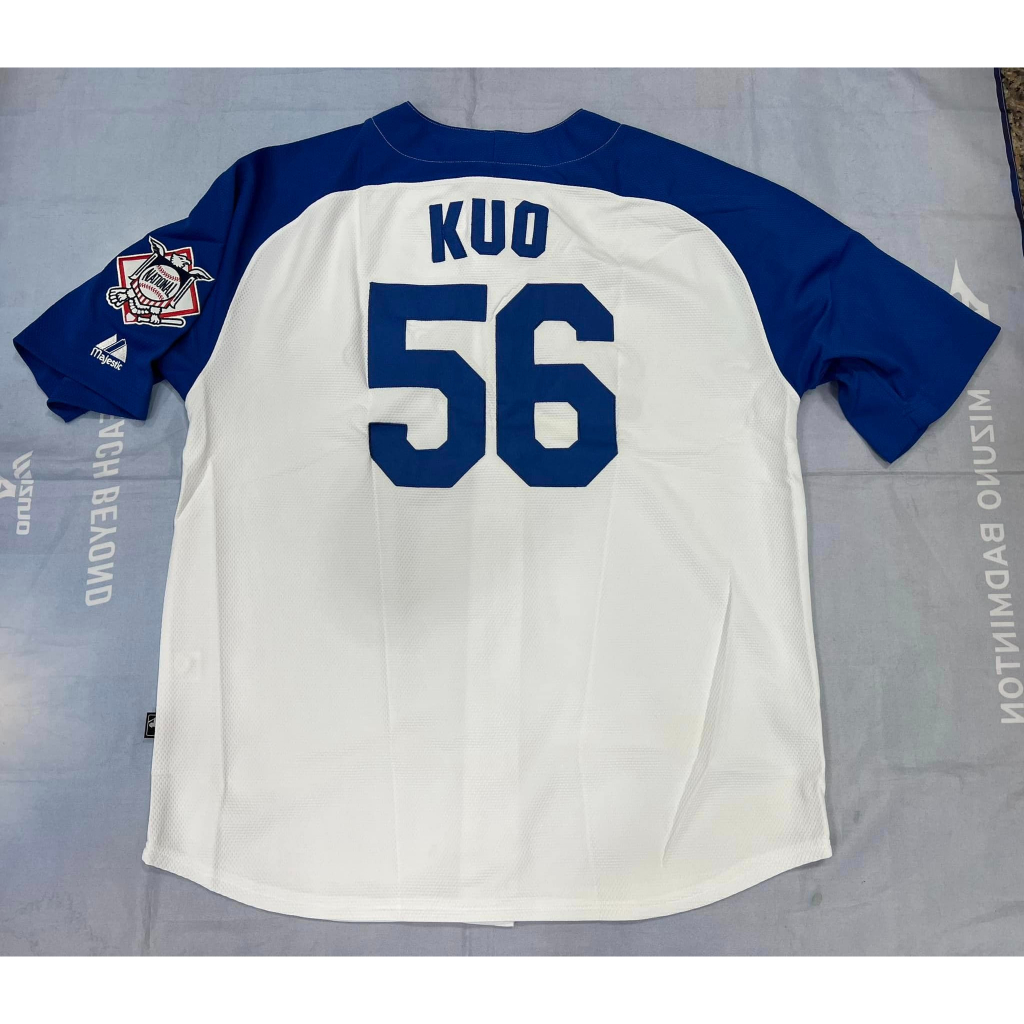 =好了啦要運動=MLB美國大聯盟 道奇隊 棒球衣球迷衣排扣 KUO 56號 郭泓志 6710211-800白寶藍2XL