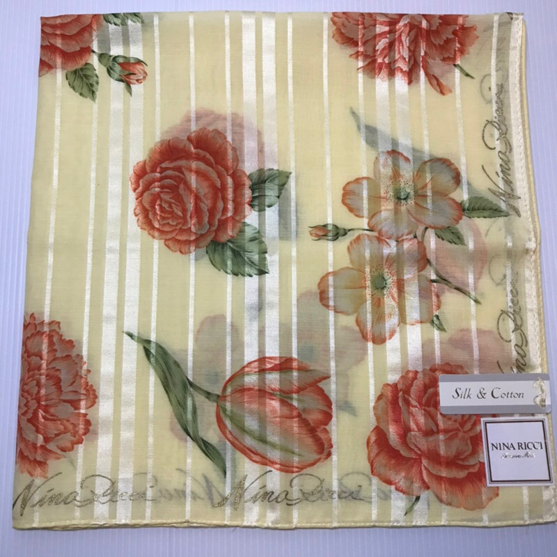 ❤️寶寶商店❤️Nina RICCI 黃色絲棉手帕，53cm