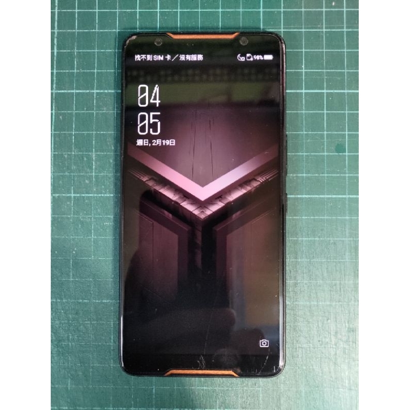 Asus ROG Phone1代 (二手)電競手機，意者可小刀