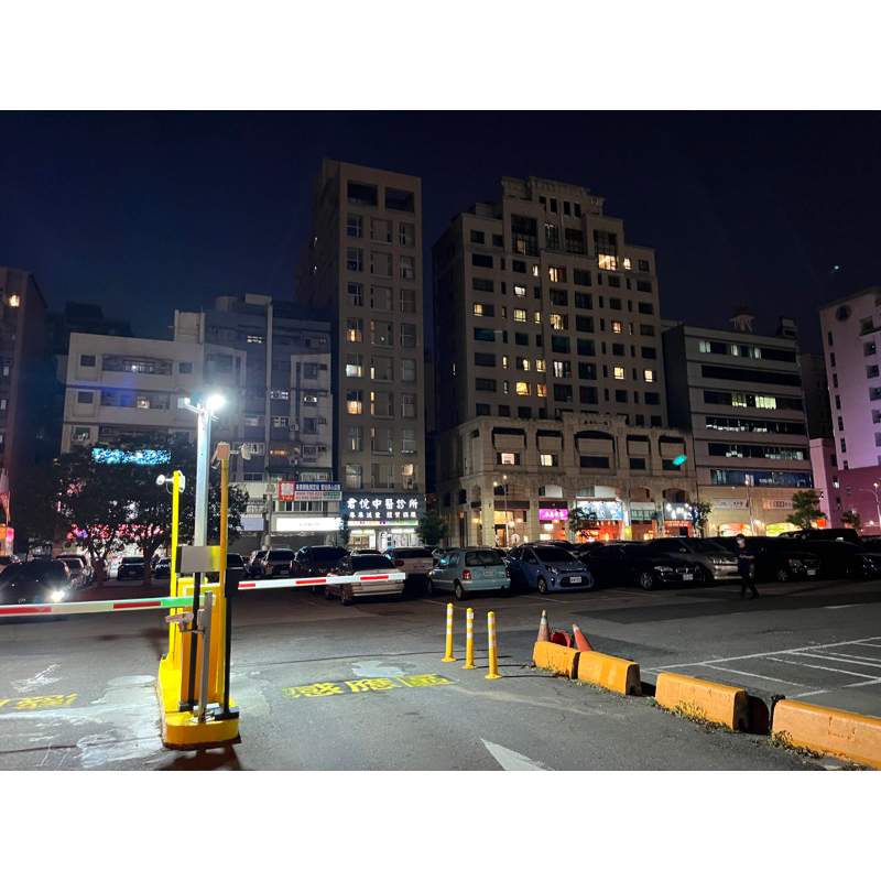 車位出租🚗竹北家樂福前大廣場市有停車場短期