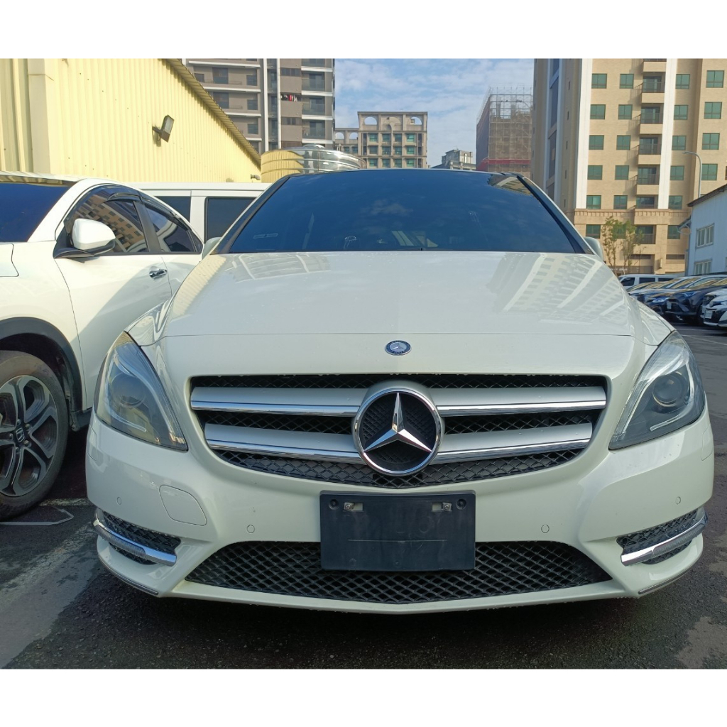 2014 Benz  B200 BlueEFFICIENCY 汽油 全景天窗 自動停車 安全係數最高 認證中古車