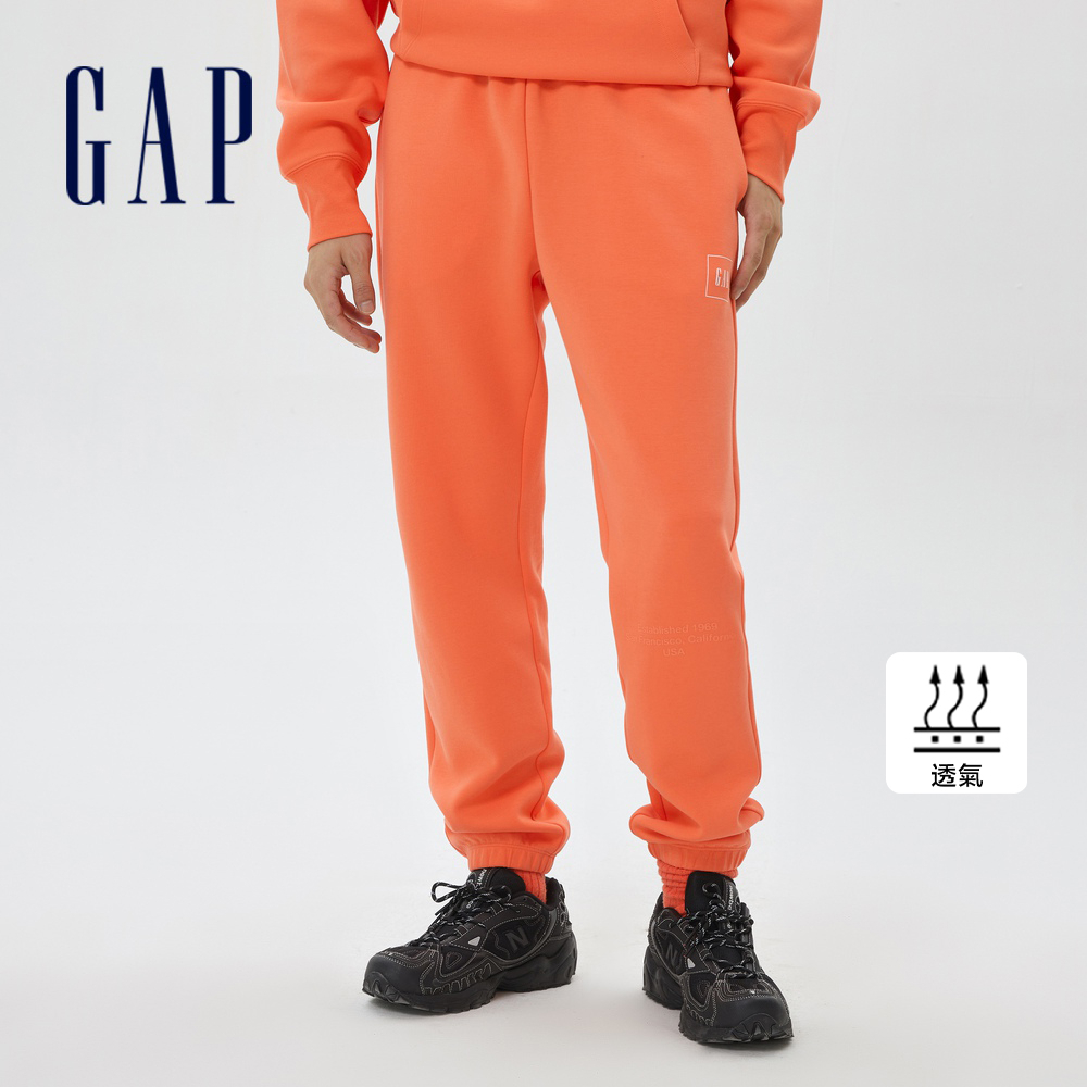 Gap 男裝 Logo束口棉褲 空氣三明治系列-橙色(591233)