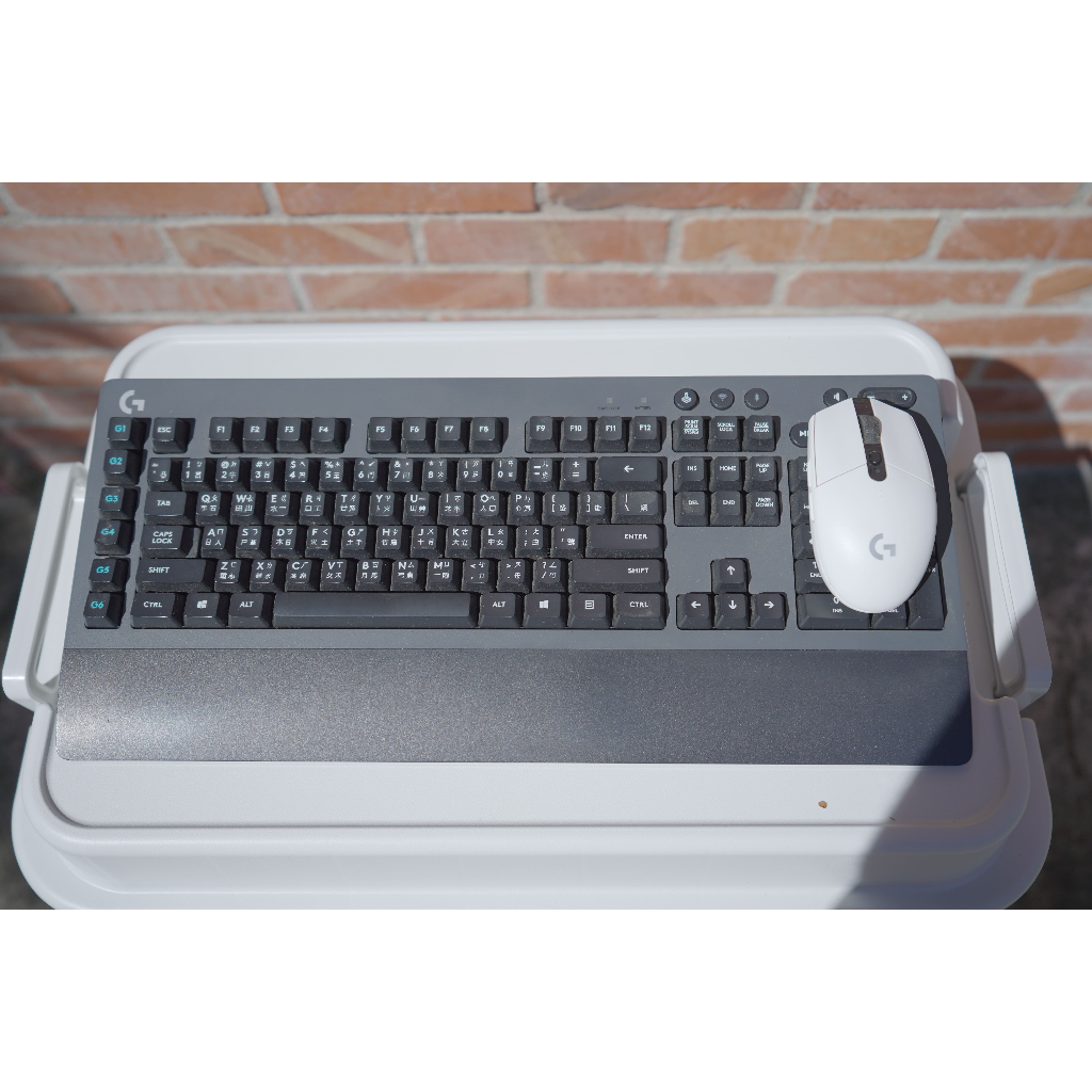 瑕疵品G613 無線機械式遊戲鍵盤 G304 無線滑鼠 白色 兩項一起賣不拆賣