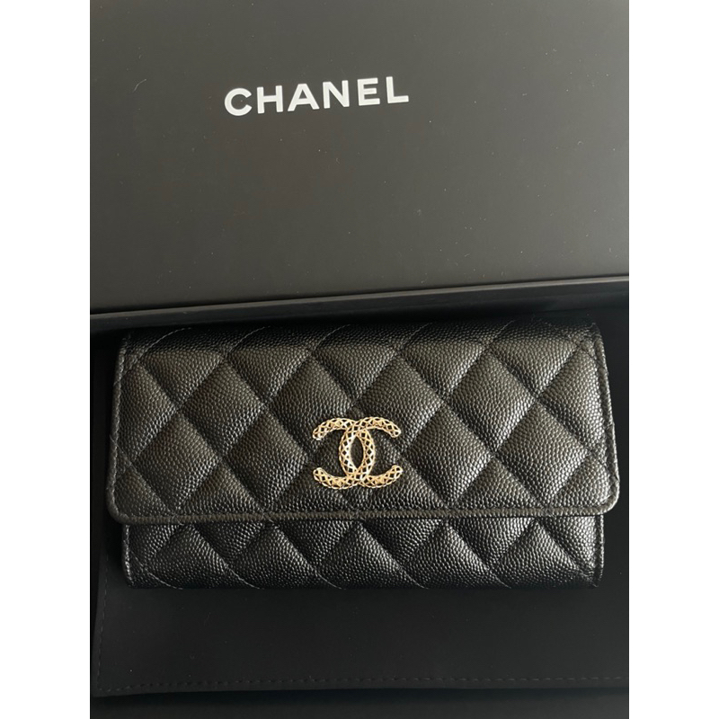 Chanel 黑色荔枝紋金鏤空雙c中夾