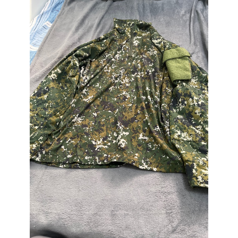 （153）出售-近全新陸軍青蛙裝