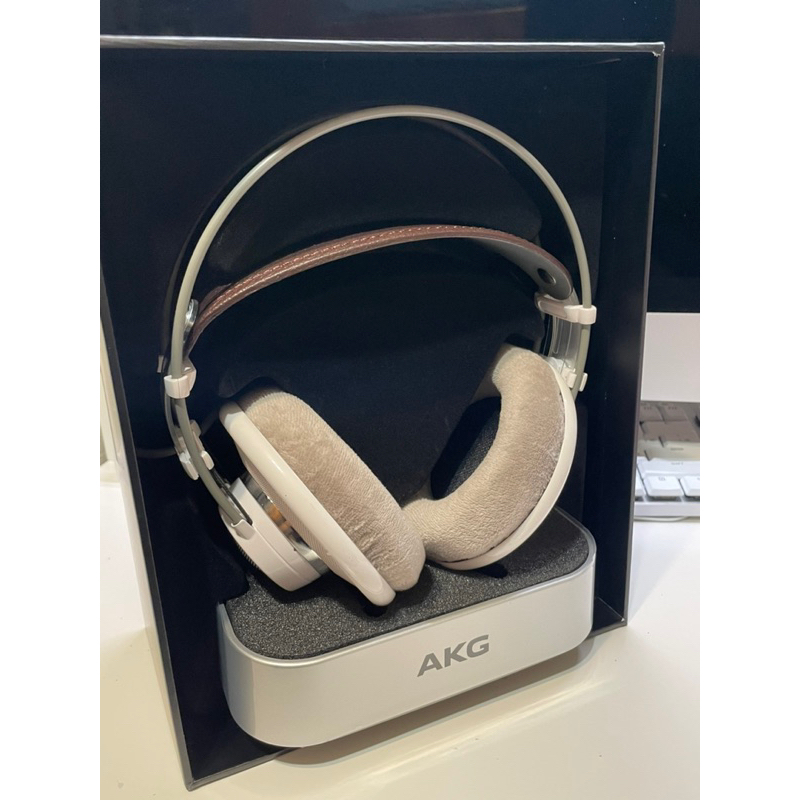 AKG K701 白色 耳罩式耳機 近全新買來使用不到一個禮拜