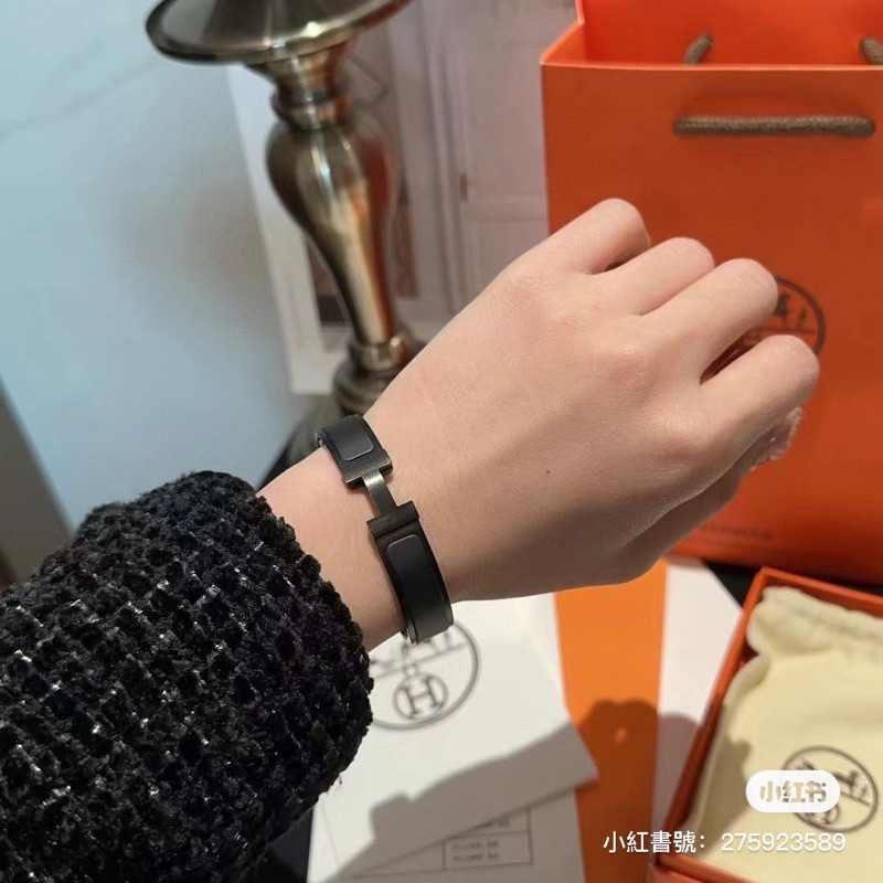 在台現貨💛30800 愛馬仕 Hermes Clic h 手鐲 手環so black T5