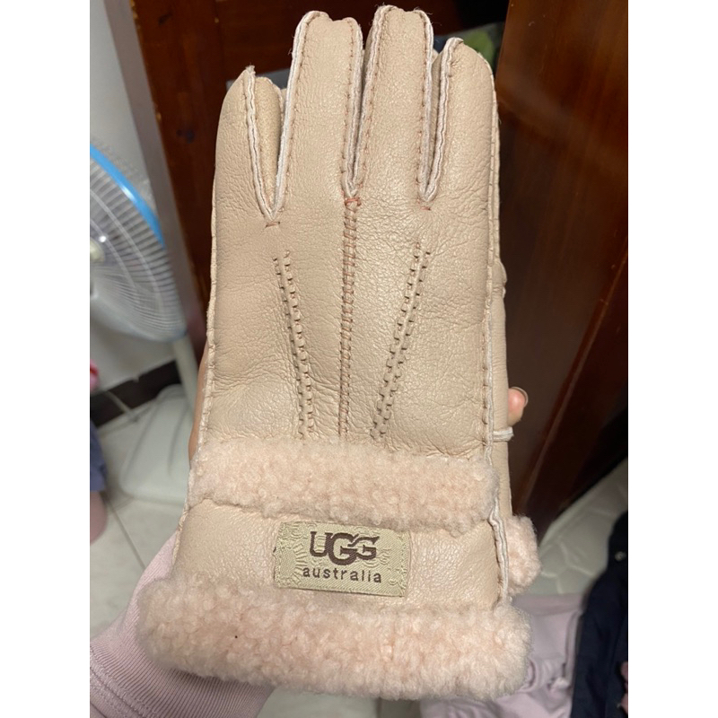 UGG粉紅色保暖手套