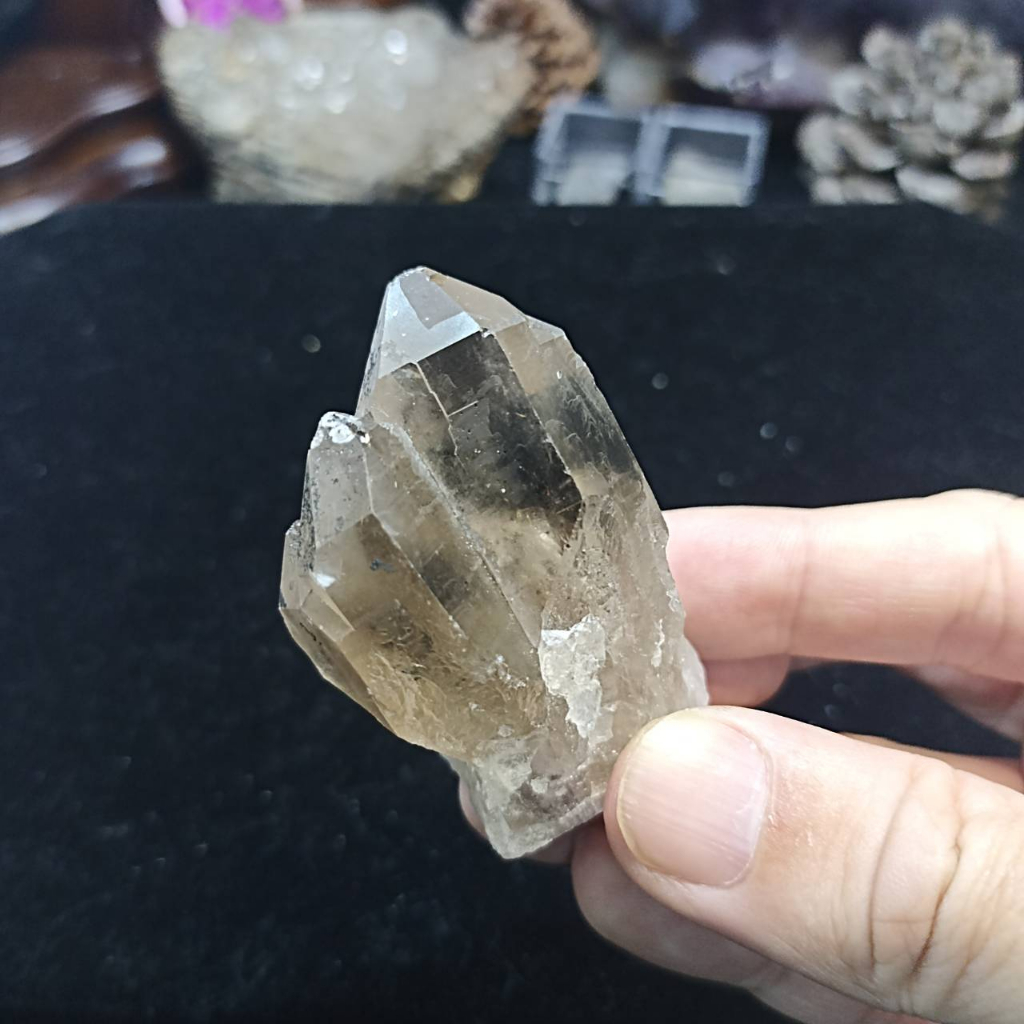 飛水晶-59(77g)巴西黃水晶簇(茶黃晶柱)原礦