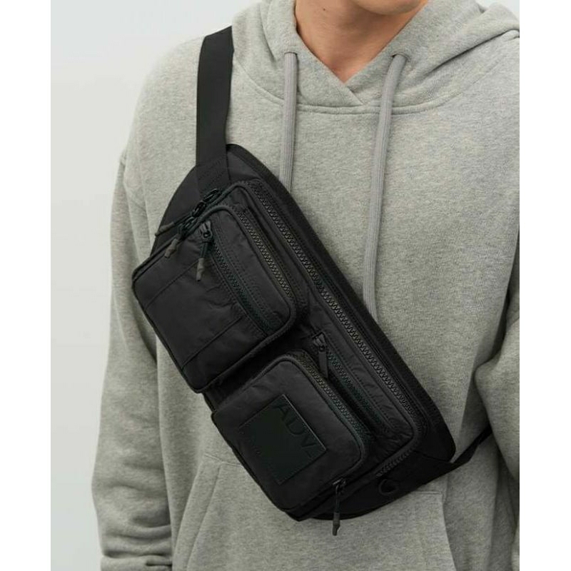 賣場任2件-200元 porter 防水材質出國必備 多格層 單肩包側背包