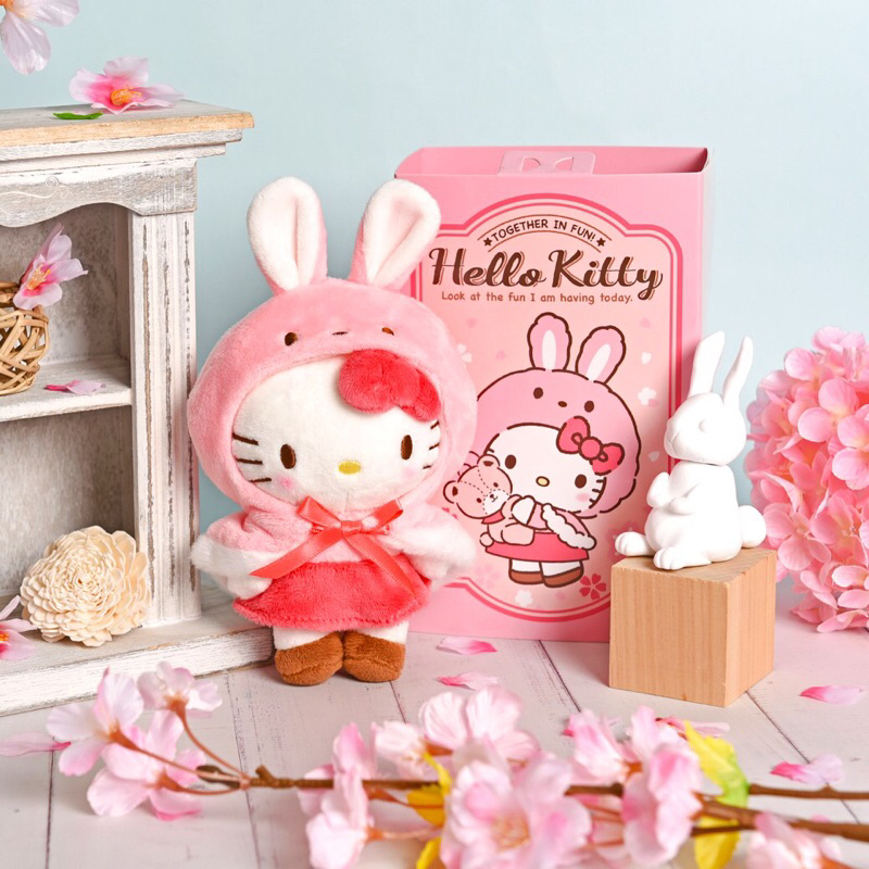 現貨 7-11  Hello Kitty 5吋絨毛吊飾 兔年 Sanrio 三麗鷗