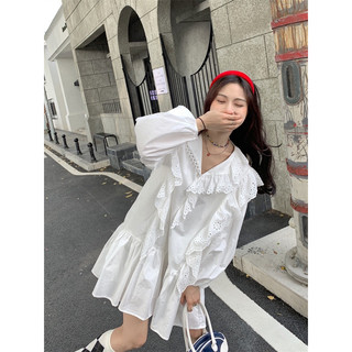 ♥現貨+預購‼️𝑮𝒍𝒊𝒏𝒕✨ 𝑲𝒐𝒓𝒆𝒂🇰🇷野餐約會🇰🇷韓國CHIC可愛設計鏤空蕾絲花邊娃娃領連身裙（預購）～🌵