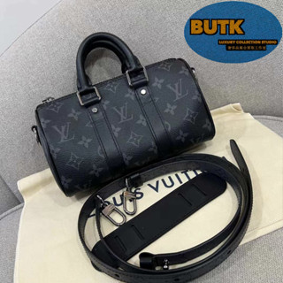 Butk二手之家LV 爆款 KEEPALL XS 黑武士 迷你 波士頓包 枕頭包 手提包 單肩斜挎包M45947