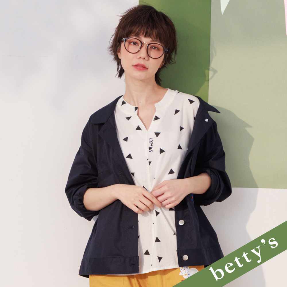 betty’s貝蒂思(21)三角印花V領上衣(白色)