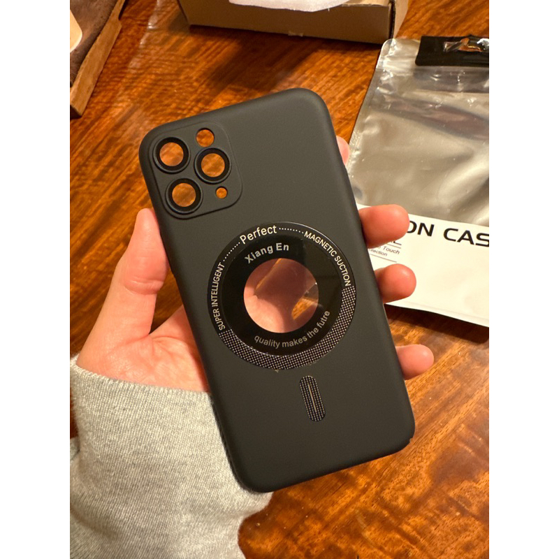 I phone 11 pro 黑色磨砂手機殼 簡約 磁吸 漏標 防摔 保護殼