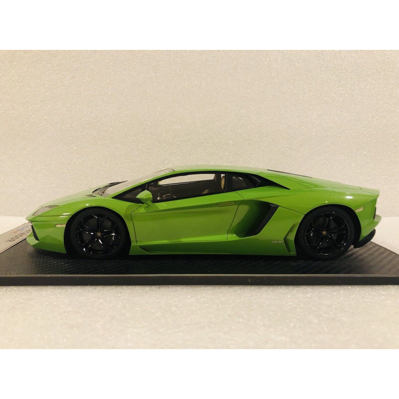 FrontiArt 1/18 • Lamborghini Aventador LP700-4 綠色大牛
