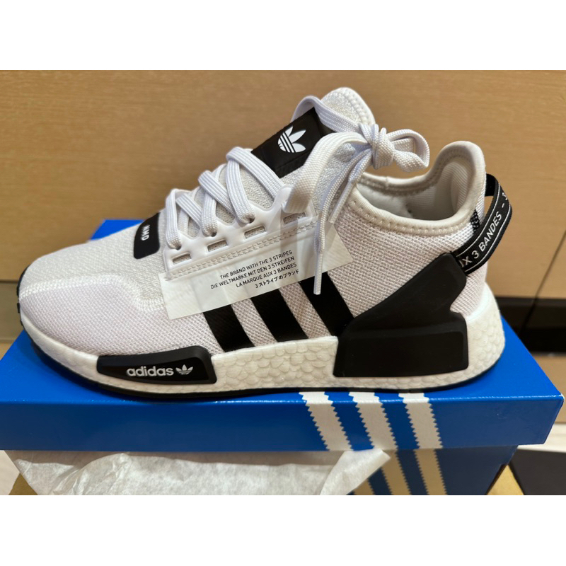 【adidas 愛迪達】運動鞋 休閒鞋 黑白 NMD_R1.V2(GX6368)