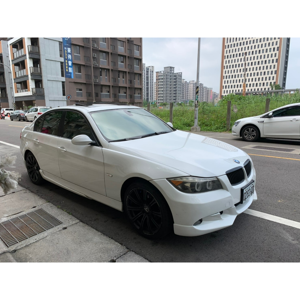 2005年 BMW  320