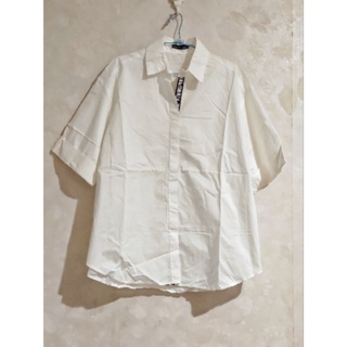 Kitschen 白色短袖翻袖襯衫 個性英文字母 大尺碼
