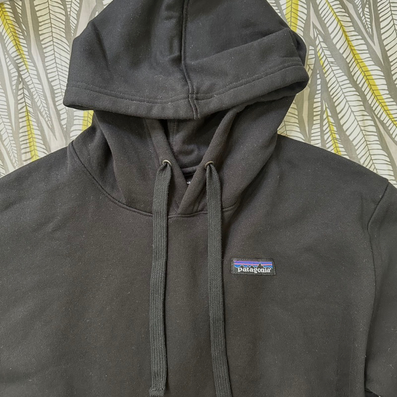 Patagonia 長袖連帽上衣/帽T/帽踢/黑色帽踢