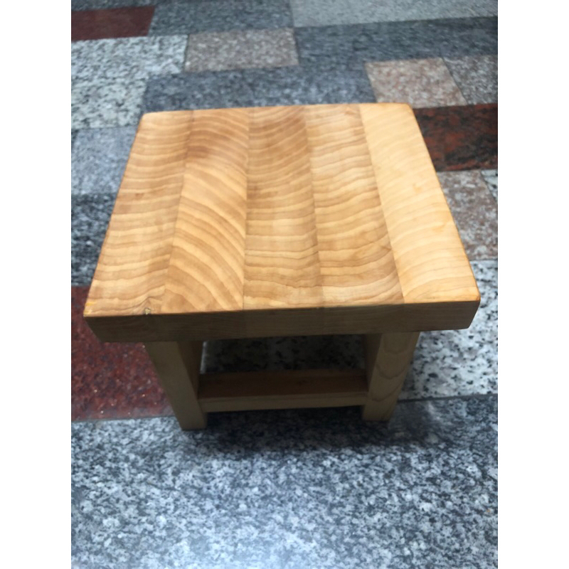 台灣檜木板凳 椅子 復古風板凳 實用 花檯 裝置藝術皆適宜 重油料 蘑菇紋 椅面為上蠟照 台灣檜木舊料製作 天然檜木香氣
