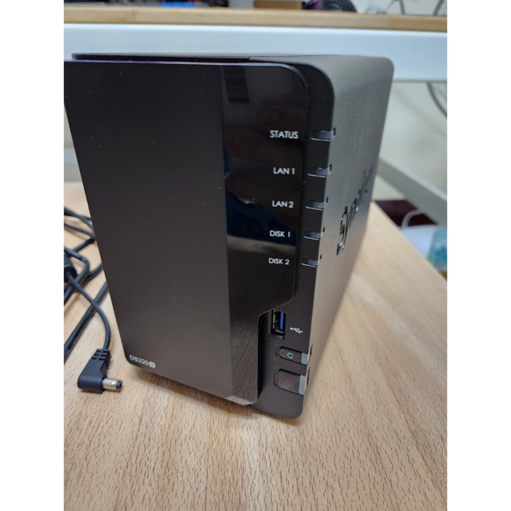 ★二手 ★ Synology DiskStation® DS220+ 和 CyberPower 650VA 離線式不斷電