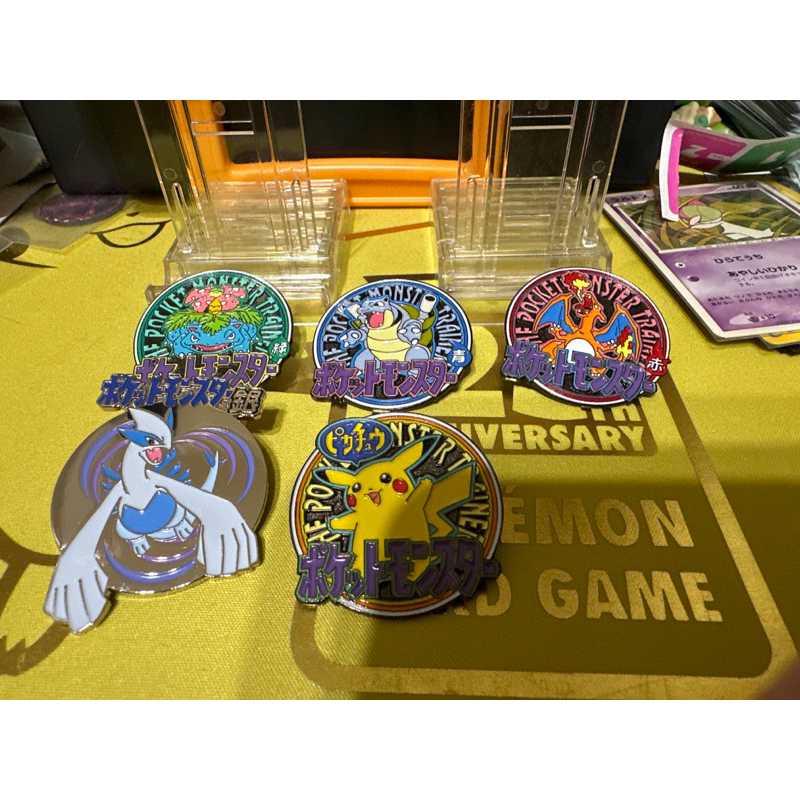 【菊草葉之家】【周邊】寶可夢遊戲封面紀念徽章 寶可夢中心限定 絕版 噴火龍 水箭龜 妙蛙花 皮卡丘 洛奇亞 寶可夢週邊