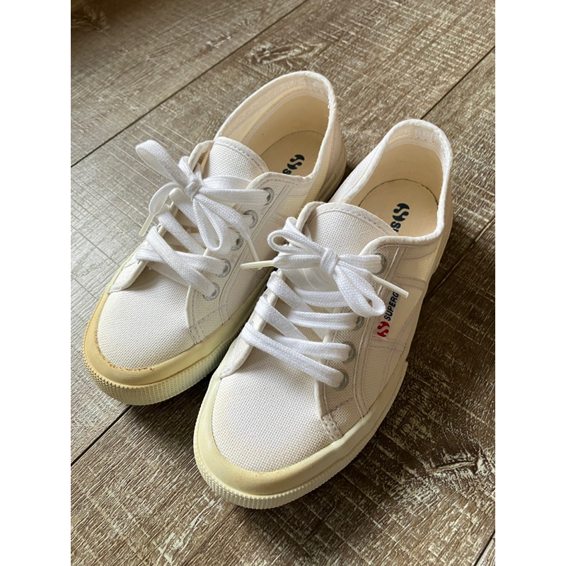 全新SUPERGA 小白鞋 尺寸：36