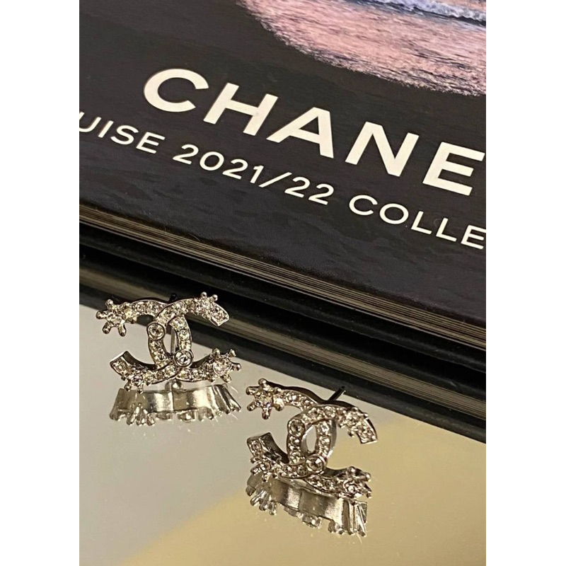 台灣現貨💛22888 香奈兒 Chanel 23p 滿鑽雙c雪花耳釘 經典雙c 簡單優雅