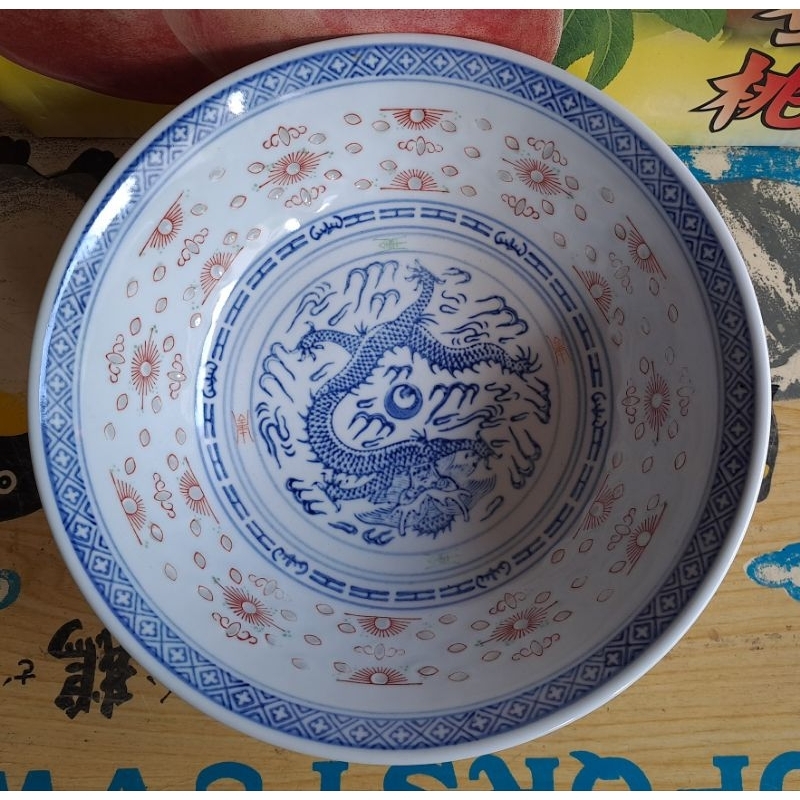 早期中國景德鎮米粒青花龍紋青龍戲珠瓷碗