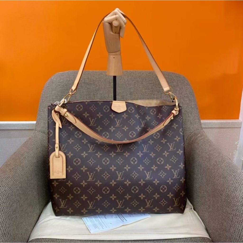 Shop Louis Vuitton 2023 SS Graceful Mm (M43704) by IledesPins