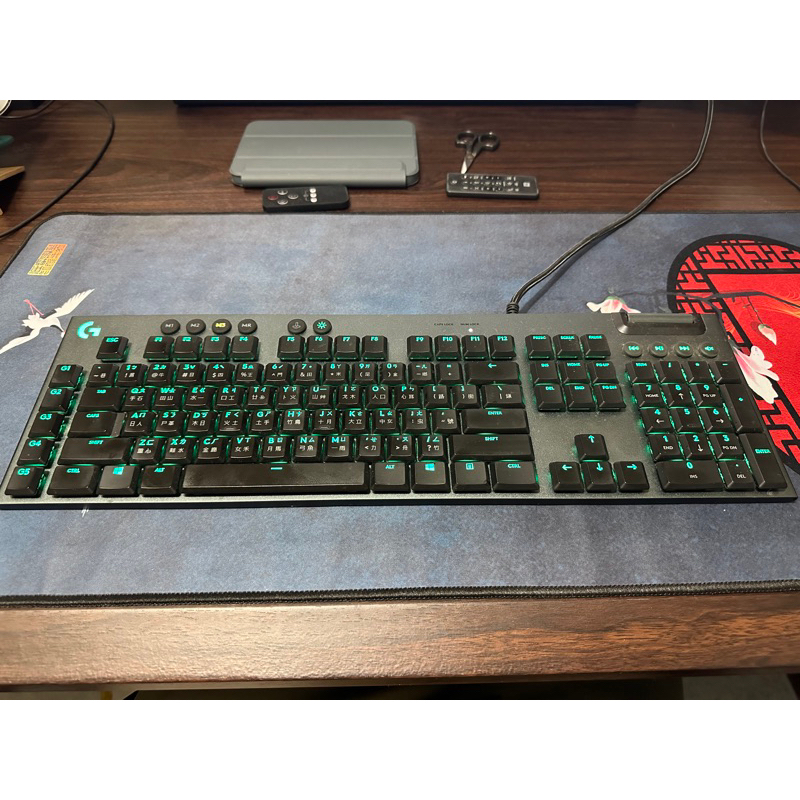 Logitech羅技G813 RGB 機械式青軸鍵盤