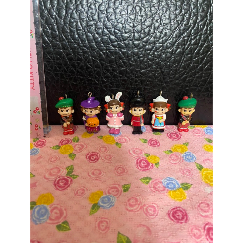 日本正版 PEKO牛奶妹 不二家吊飾 鑰匙圈 掛飾 食玩 公仔 絕版 早期 玩具 人偶 人形《6隻ㄧ起售》