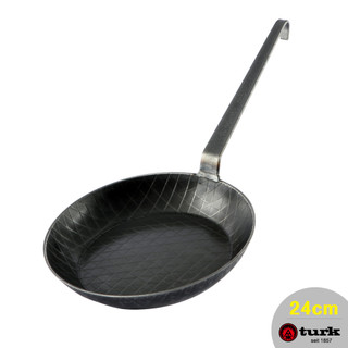 【德國turk土克鐵鍋】熱鍛斜紋 長柄(深鍋) 平底鍋24cm 鐵鍋65226 堅固耐用 少油健康(台灣獨家總代理經銷)