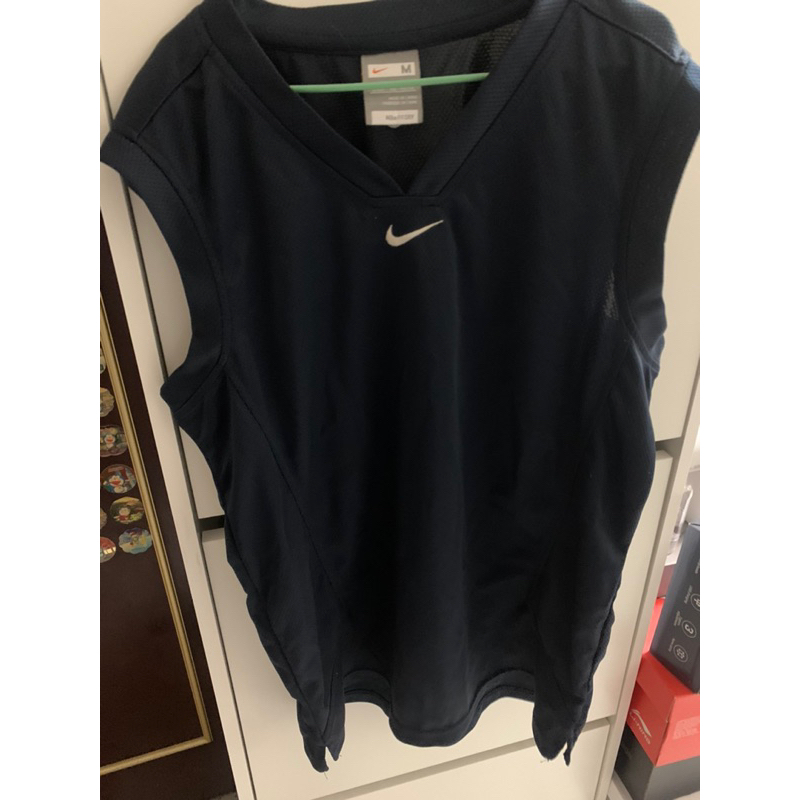 二手 大童 Nike 籃球衣 尺寸M(140~150)