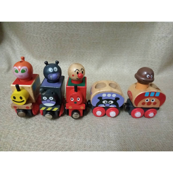 ＊謝啦二手書＊ 麵包超人 磁性 小火車 木製玩具 二手6成新 5台車+4個人偶合售