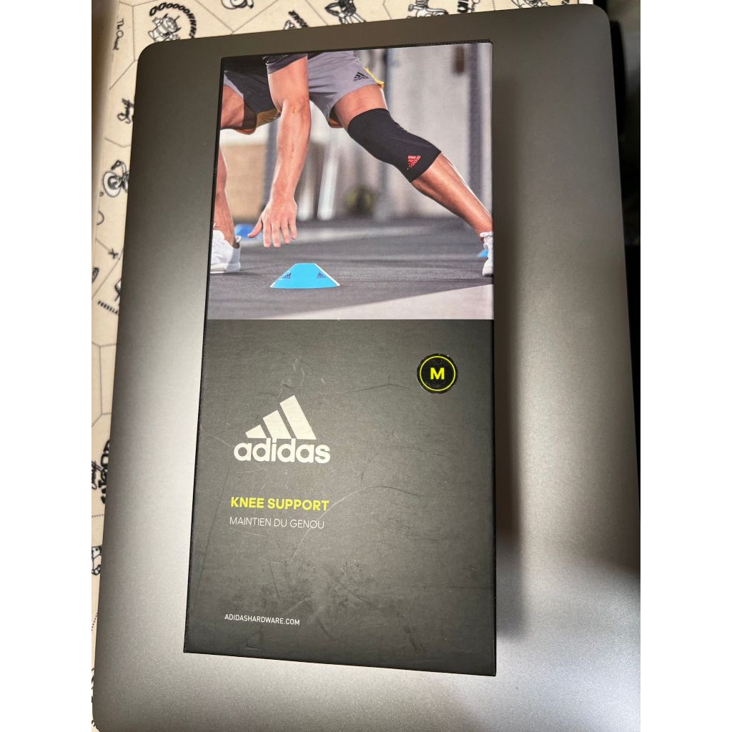 全新Adidas Recovery 膝關節用彈性透氣護套(M）