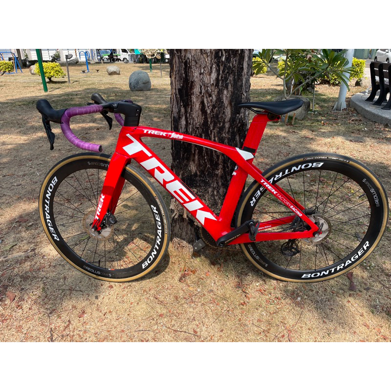 trek madone SLR限定車隊版，oclv 700，尺寸52，高雄，原價約30萬