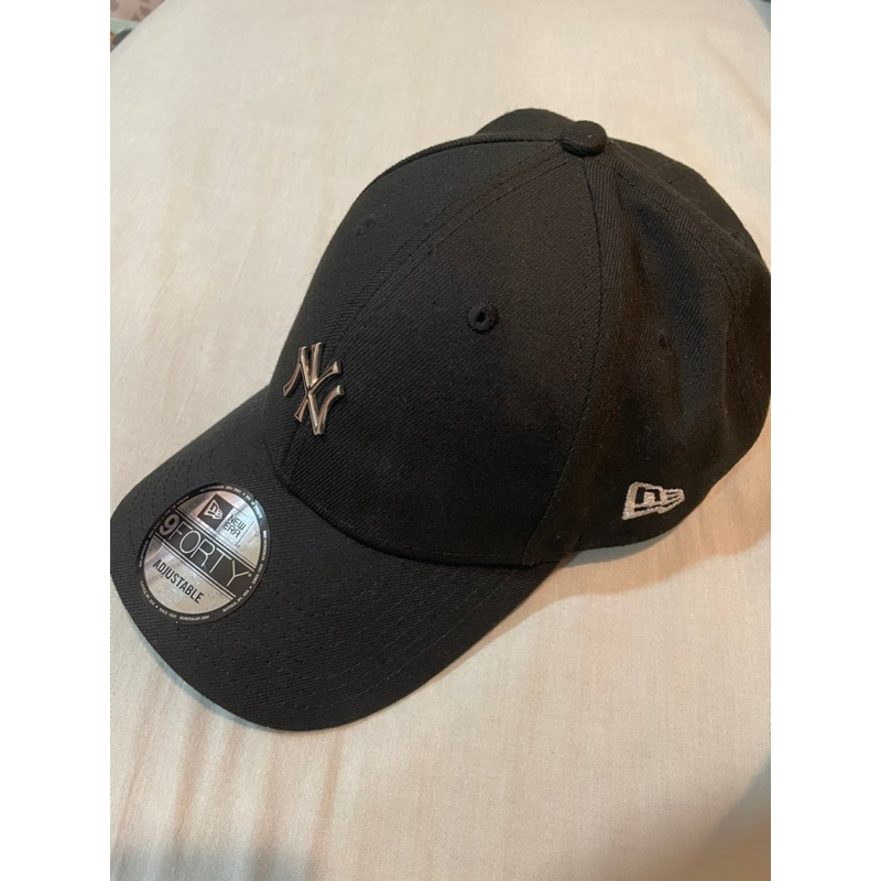 《近乎全新》MLB紐約洋基 NY小Logo 黑色 銀鐵牌 9FORTY 棒球帽 日字扣 鴨舌帽
