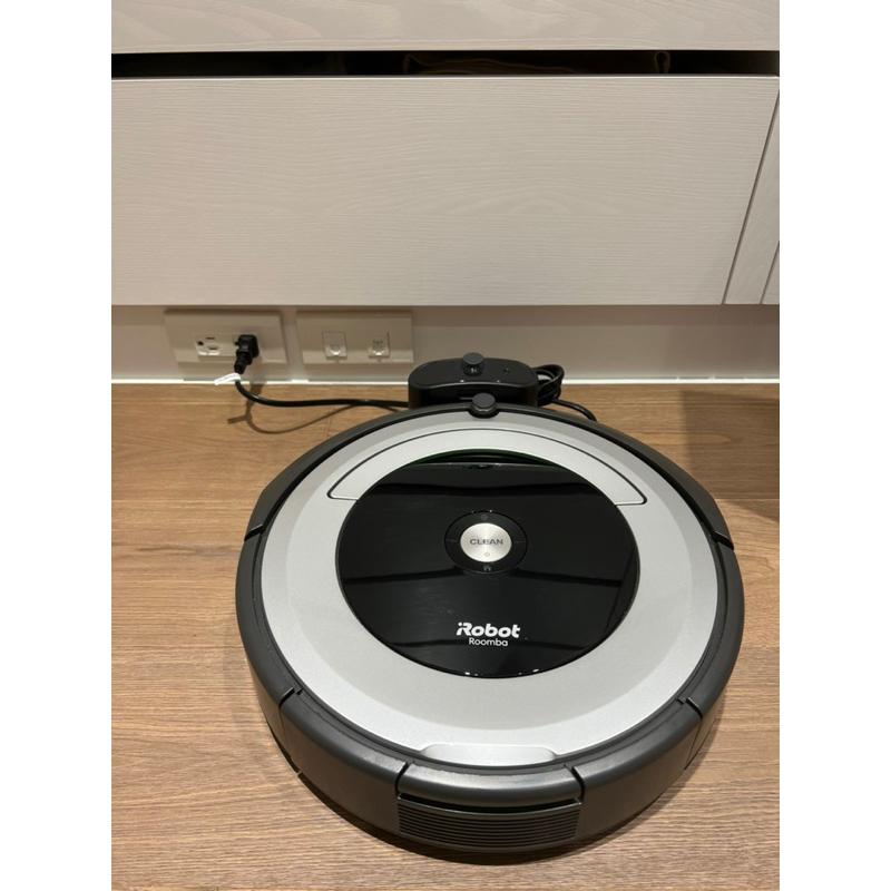[掃地機器人］美國家庭必備 網路評測CP值最高 iRobot Roomba 690 （主機9成5新）