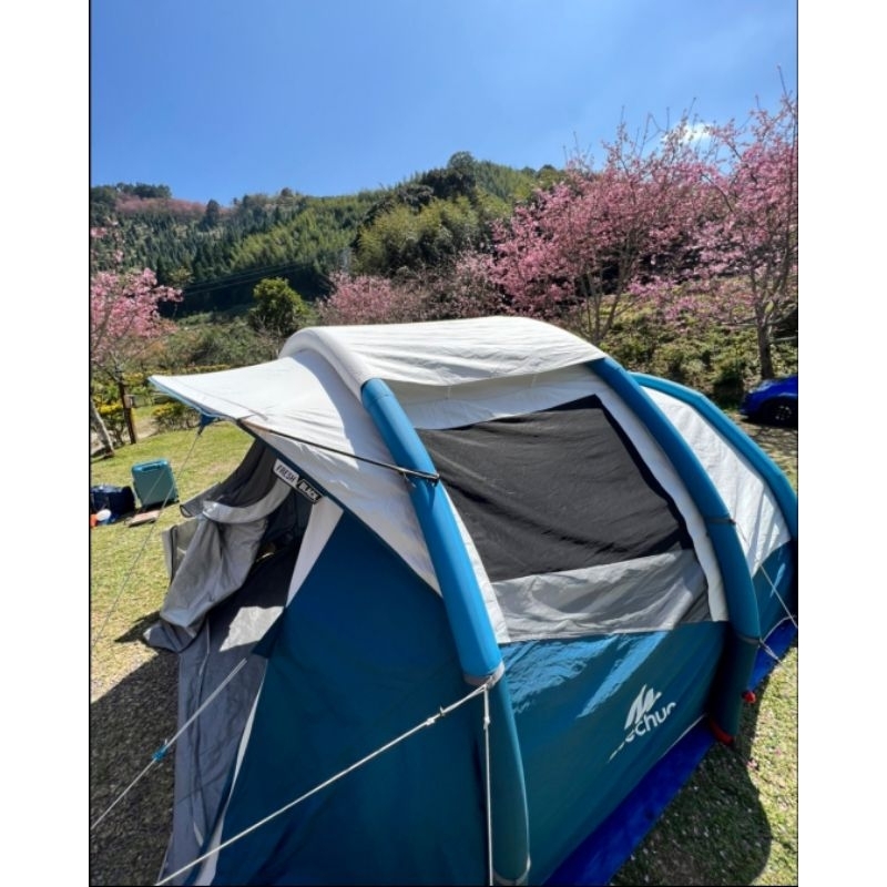 [ 粘粘露營租 ] 帳篷 出租　租借　 迪卡儂 4.1 充氣黑黑 帳 藍白款   戶外 露營 必備 睡到自然醒