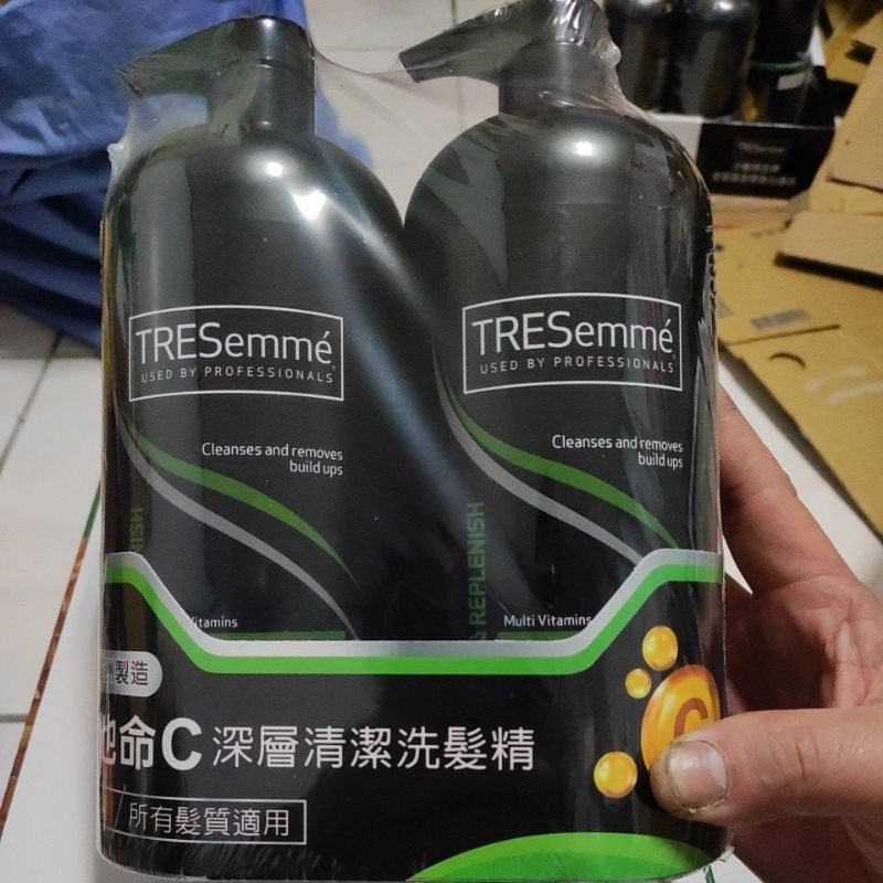 好市多 一組兩瓶 全新包裝有壓頭 TRESemme 翠絲蜜 無矽靈深層清潔洗髮精 900ml/罐 Costco