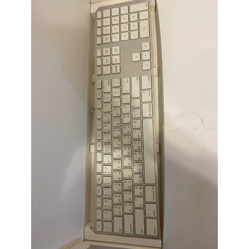 蘋果原廠鍵盤，A1243，含數字鍵，功能正常。