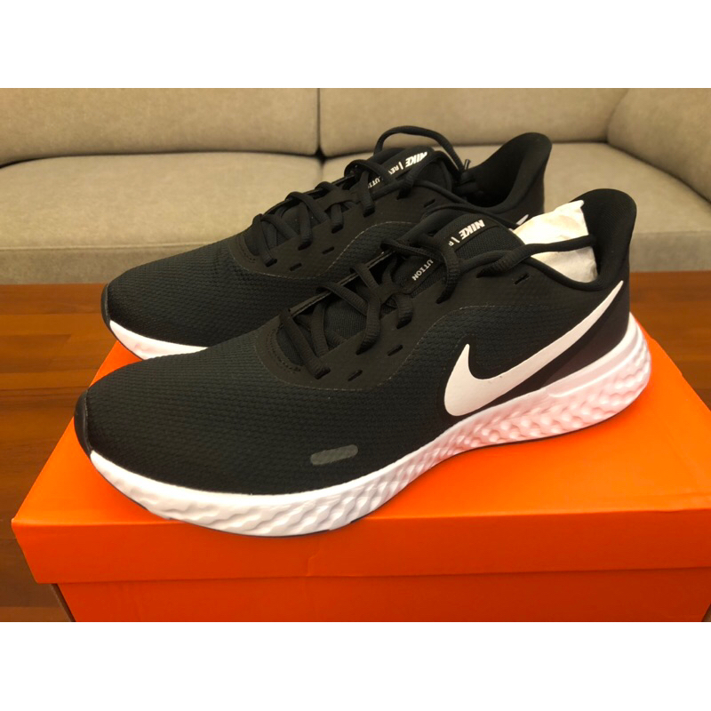 正品補貨公司貨Nike Air Revolution 5 黑白US10 男鞋 基本款 跑步鞋 慢跑鞋 BQ3204002